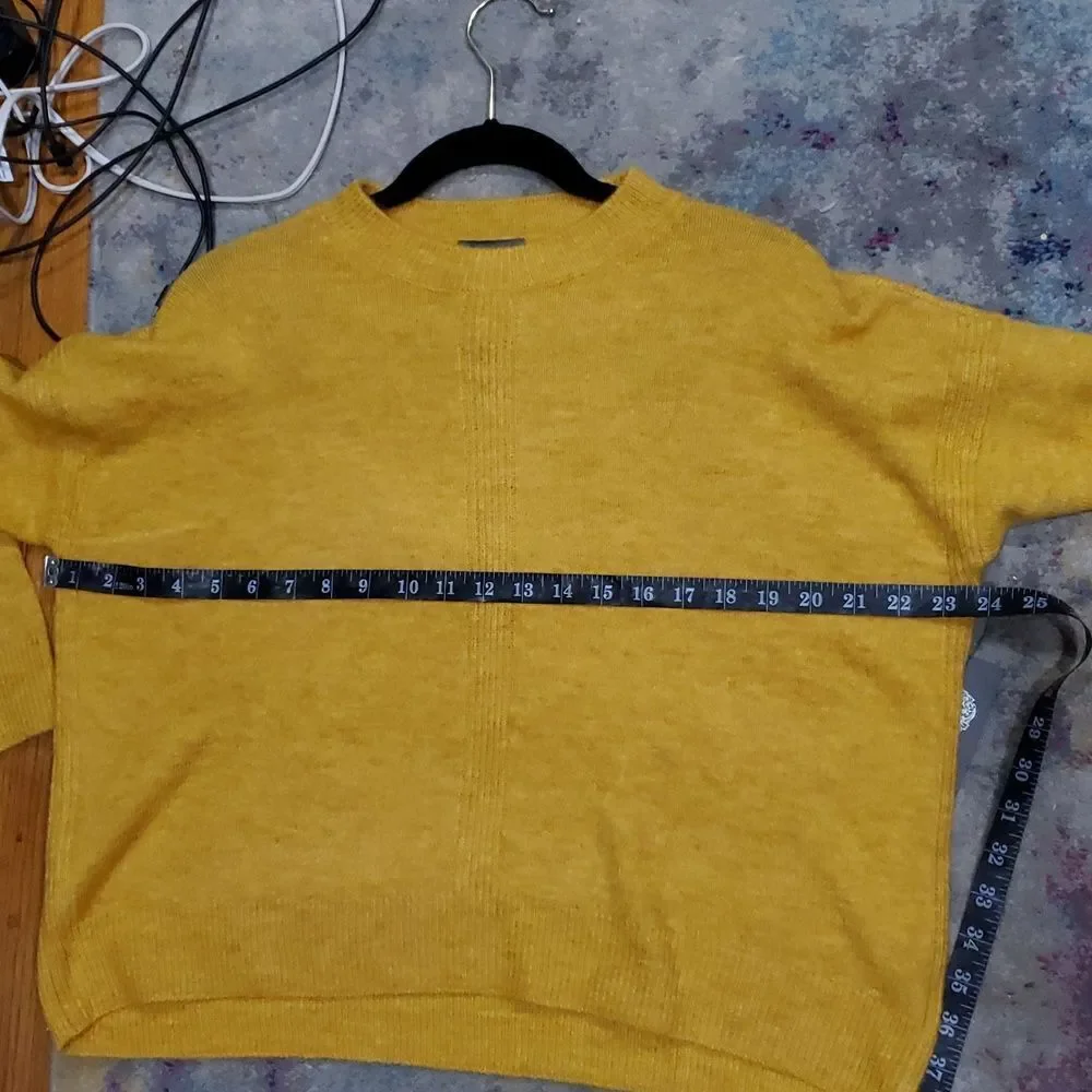 Vince Camuto Coz Season Crew Neck Sweater In Amber Size XS
